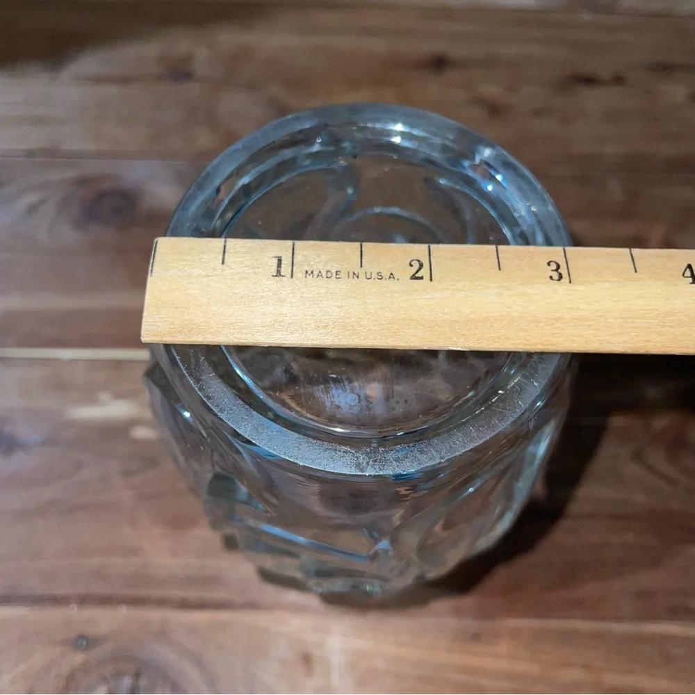 Decorative Clear Scalloped Glass Vase with Swirl Motif Gorgeous